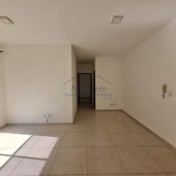 Apartamento em Pirassununga, bairro Jardim Europa