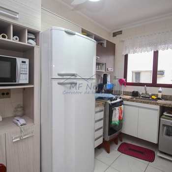 Apartamento em Guarujá, bairro Parque Enseada
