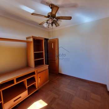 Apartamento em Pirassununga, bairro Edificio Vitoria Regia