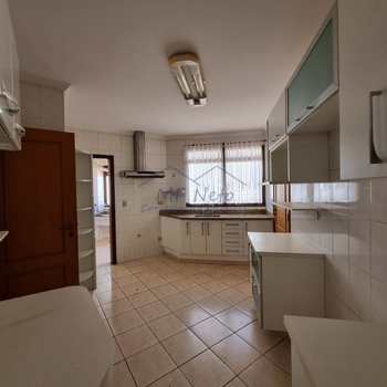 Apartamento em Pirassununga, bairro Edificio Vitoria Regia