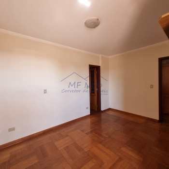 Apartamento em Pirassununga, bairro Edificio Vitoria Regia