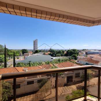 Apartamento em Pirassununga, bairro Edificio Vitoria Regia