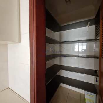 Apartamento em Pirassununga, bairro Edificio Vitoria Regia
