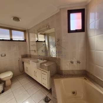 Apartamento em Pirassununga, bairro Edificio Vitoria Regia