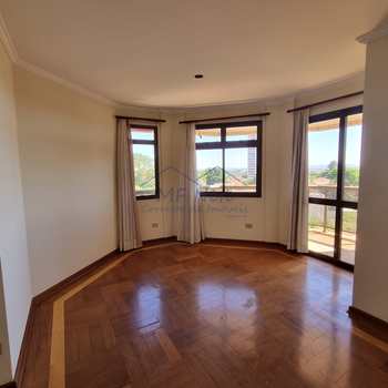 Apartamento em Pirassununga, bairro Edificio Vitoria Regia