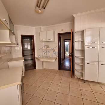 Apartamento em Pirassununga, bairro Edificio Vitoria Regia