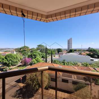 Apartamento em Pirassununga, bairro Edificio Vitoria Regia