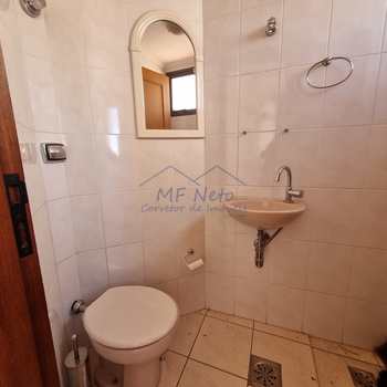 Apartamento em Pirassununga, bairro Edificio Vitoria Regia