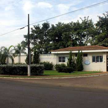 Apartamento em Pirassununga, bairro Residencial das Flores