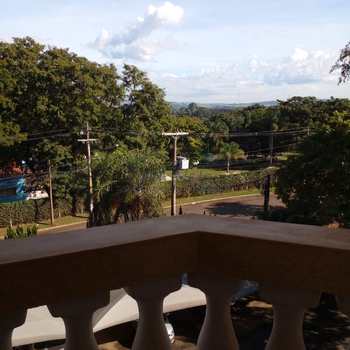 Apartamento em Pirassununga, bairro Residencial das Flores