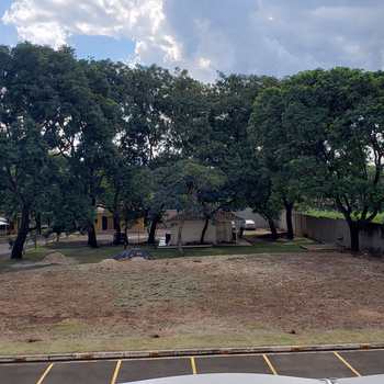 Apartamento em Pirassununga, bairro Residencial das Flores