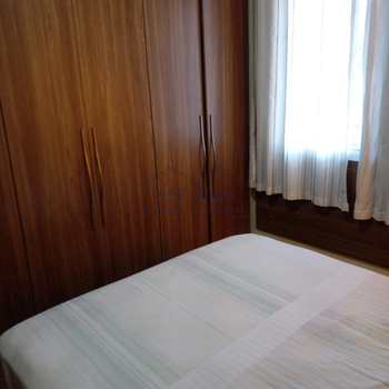 Apartamento em Pirassununga, bairro Residencial das Flores