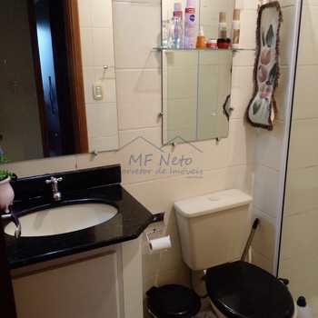 Apartamento em Pirassununga, bairro Residencial das Flores