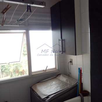 Apartamento em Pirassununga, bairro Residencial das Flores