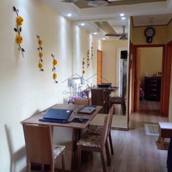 Apartamento em Pirassununga, bairro Residencial das Flores