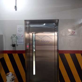 Apartamento em Pirassununga, bairro Edifício Residencial Park - Centro