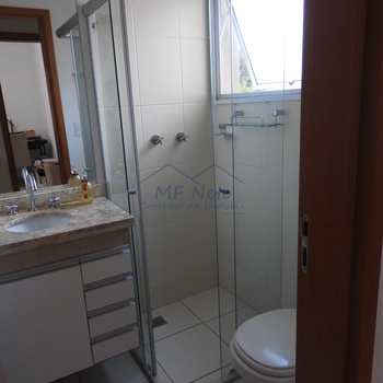 Apartamento em Pirassununga, bairro Centro