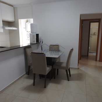 Apartamento em Pirassununga, bairro Centro