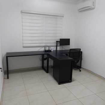 Apartamento em Pirassununga, bairro Centro