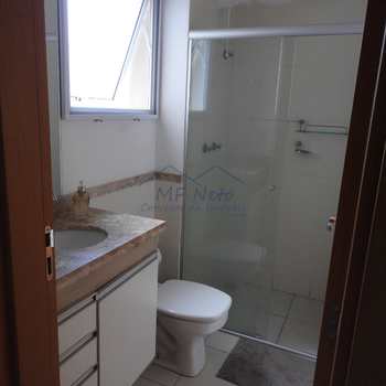 Apartamento em Pirassununga, bairro Centro