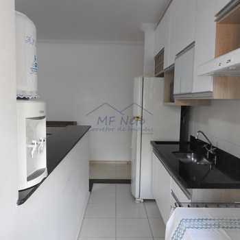 Apartamento em Pirassununga, bairro Centro