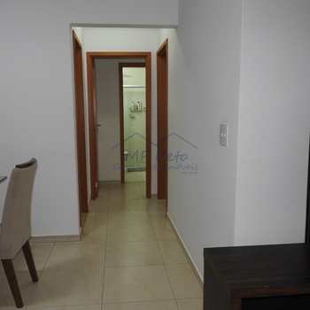 Apartamento em Pirassununga, bairro Centro