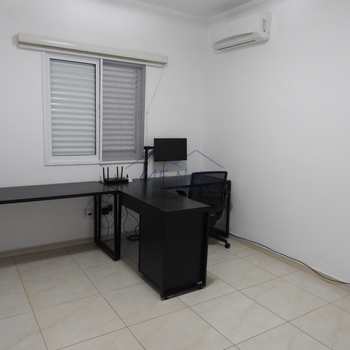 Apartamento em Pirassununga, bairro Centro