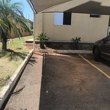 Apartamento em Pirassununga, bairro Jardim Europa