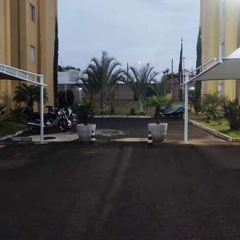 Apartamento em Pirassununga, bairro Jardim Europa