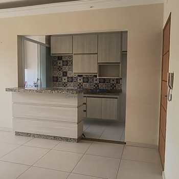 Apartamento em Pirassununga, bairro Jardim Europa