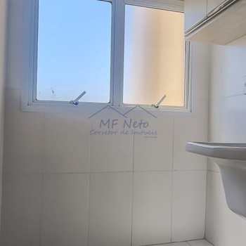 Apartamento em Pirassununga, bairro Jardim Europa