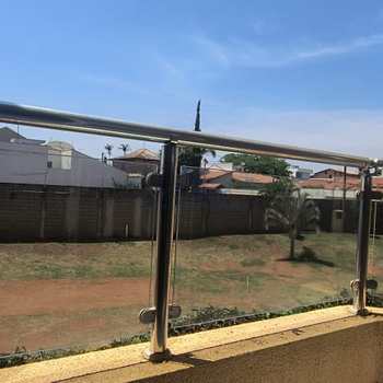 Apartamento em Pirassununga, bairro Jardim Europa