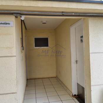 Apartamento em Pirassununga, bairro Vila Santa Terezinha