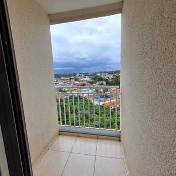 Apartamento em Pirassununga, bairro Vila Santa Terezinha