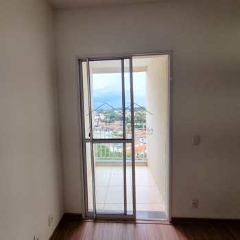 Apartamento em Pirassununga, bairro Vila Santa Terezinha