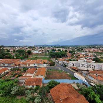 Apartamento em Pirassununga, bairro Vila Santa Terezinha