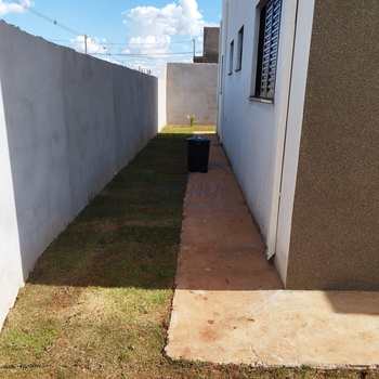 Casa em Pirassununga, bairro Terrazul Ba