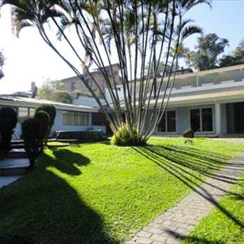 Casa em Carapicuíba, bairro Granja Viana
