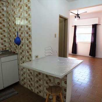 Kitnet em Santos, bairro José Menino