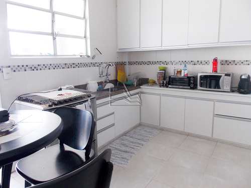 Apartamento, código 1263 em Santos, bairro Embaré