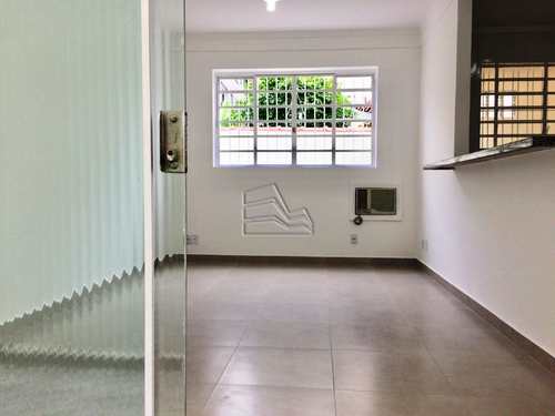 Apartamento, código 1656 em Santos, bairro Embaré