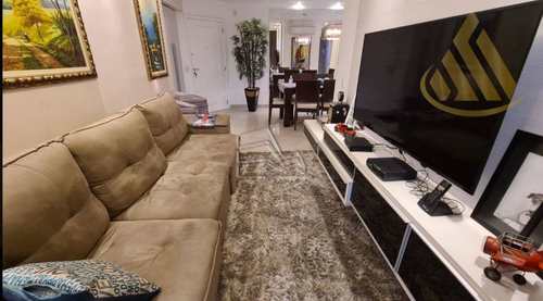 Apartamento, código 1668 em Santos, bairro Marapé