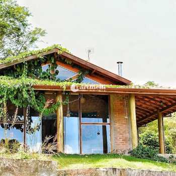 Casa em Santo Antônio do Pinhal, bairro 10 Km do Centro