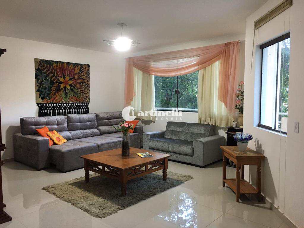 Casa de Condomínio em Santo Antônio do Pinhal, no bairro Centro