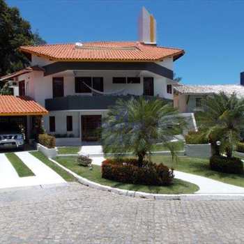 Casa em Lauro de Freitas, bairro Pitangueiras