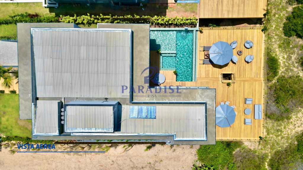 Casa em Camaçari, no bairro Guarajuba (Monte Gordo)