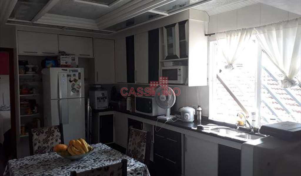 Sobrado em Cubatão, bairro Jardim Casqueiro