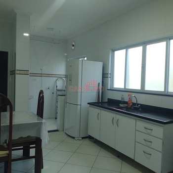 Kitnet em Cubatão, bairro Jardim Casqueiro