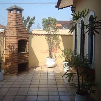 Casa em Cubatão, bairro Vila Nova