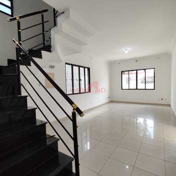 Sobrado em Cubatão, bairro Vila Nova